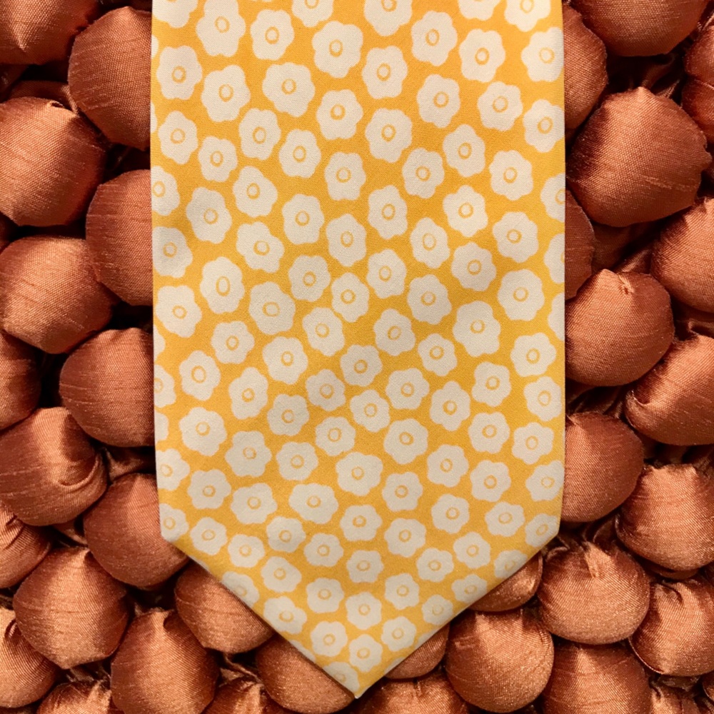Hand Made Mellon Yellow & White Flowers Men’s Tie